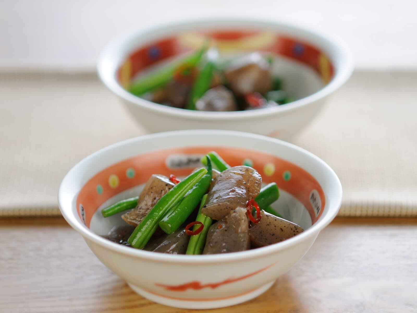 いんげんとこんにゃくのピリ辛炒め