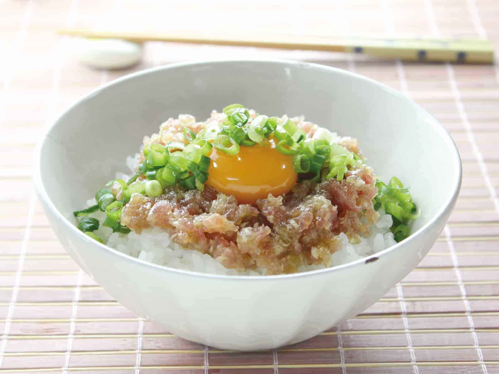 まぐろのユッケ丼