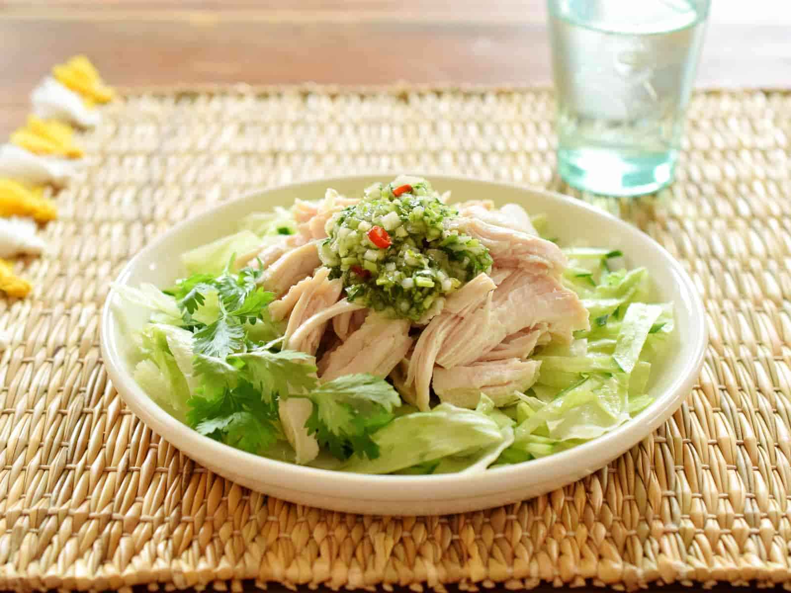ゆで鶏のエスニック塩だれ