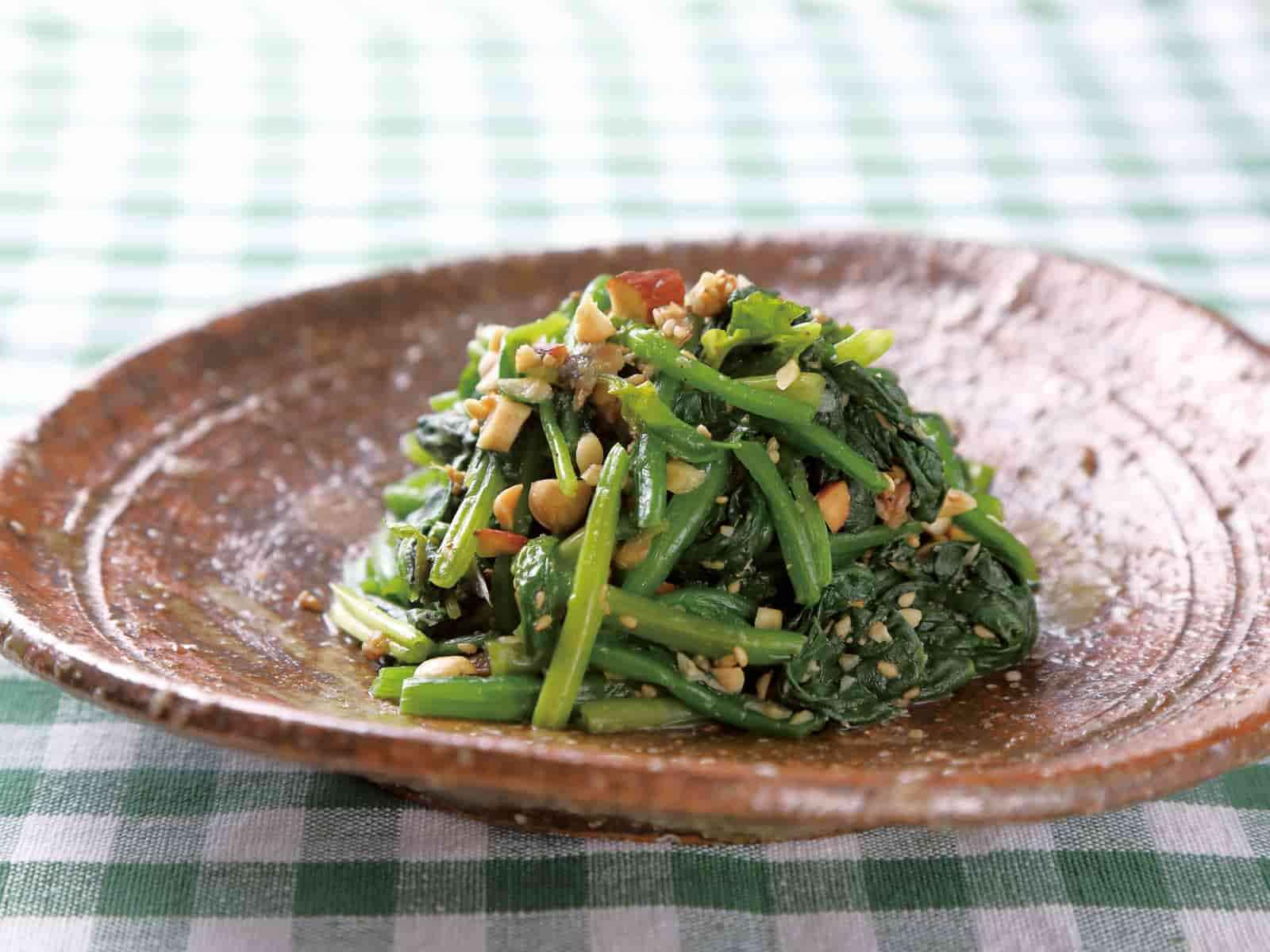 ほうれん草と木の実のアンチョビお浸し