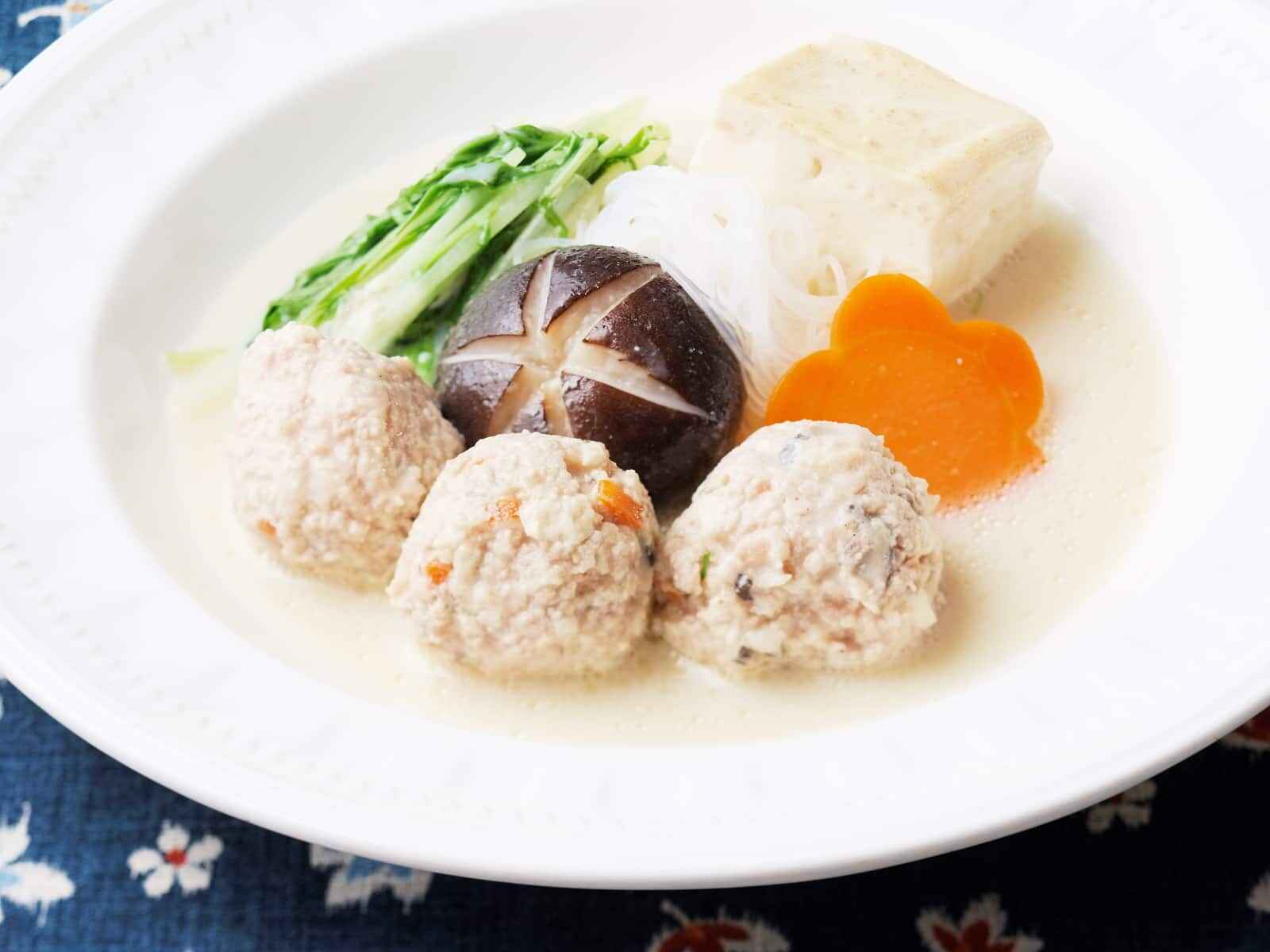 鶏つくねの豆乳スープ仕立て