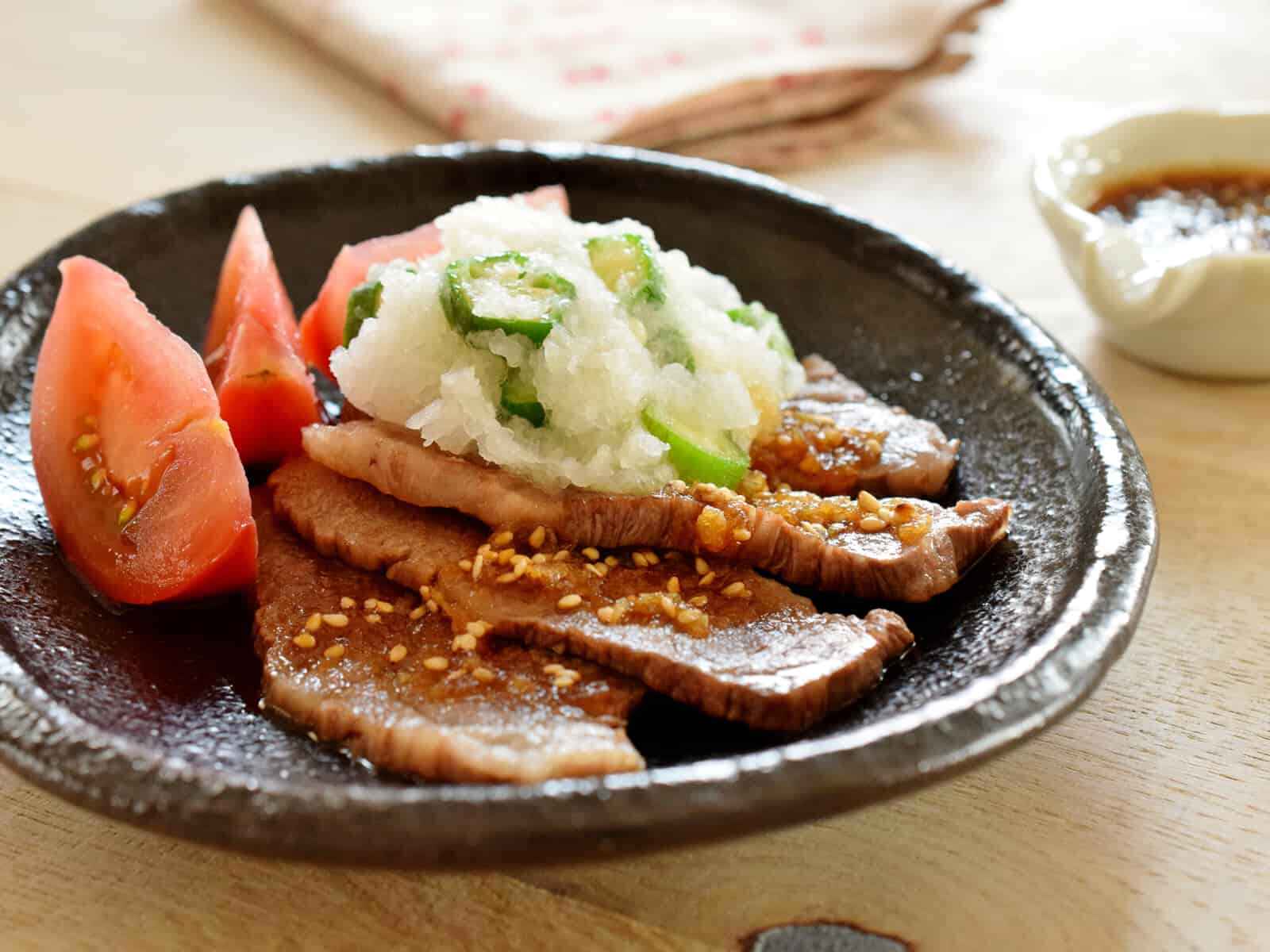 牛肉のオクラおろしがけ