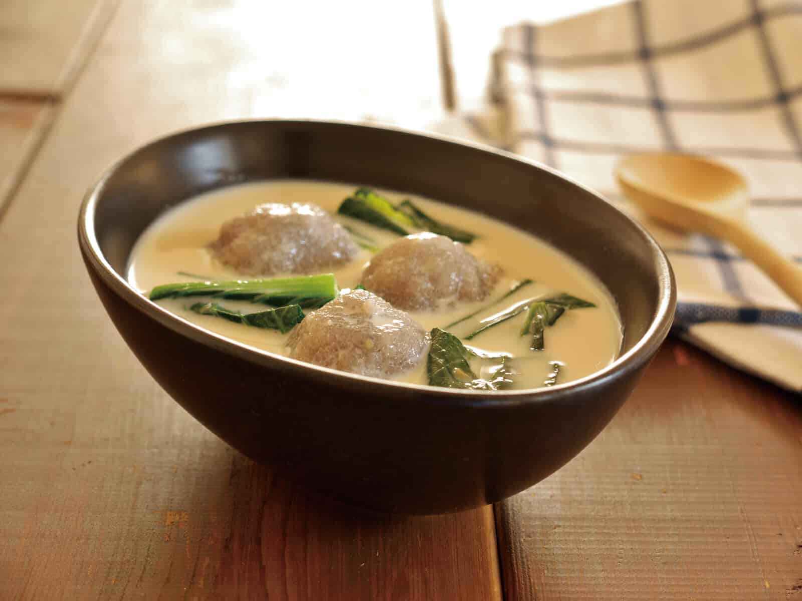 れんこん団子と小松菜の豆乳スープ