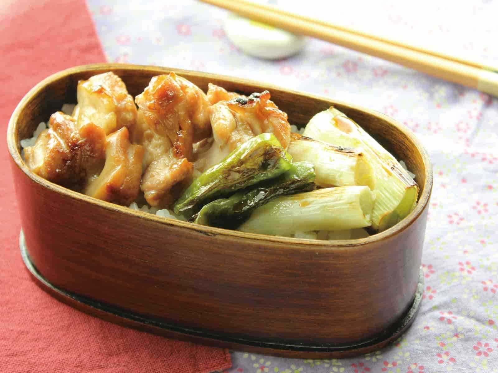 焼きとり丼(弁当)